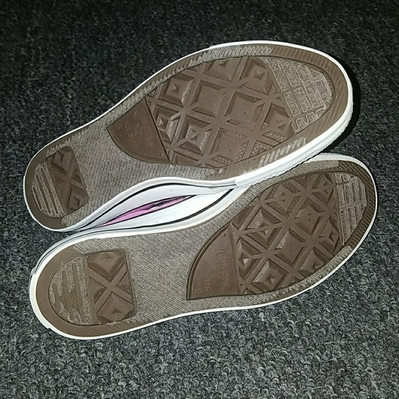 Pink converse good condition with a few marks - Picture 2 of 4